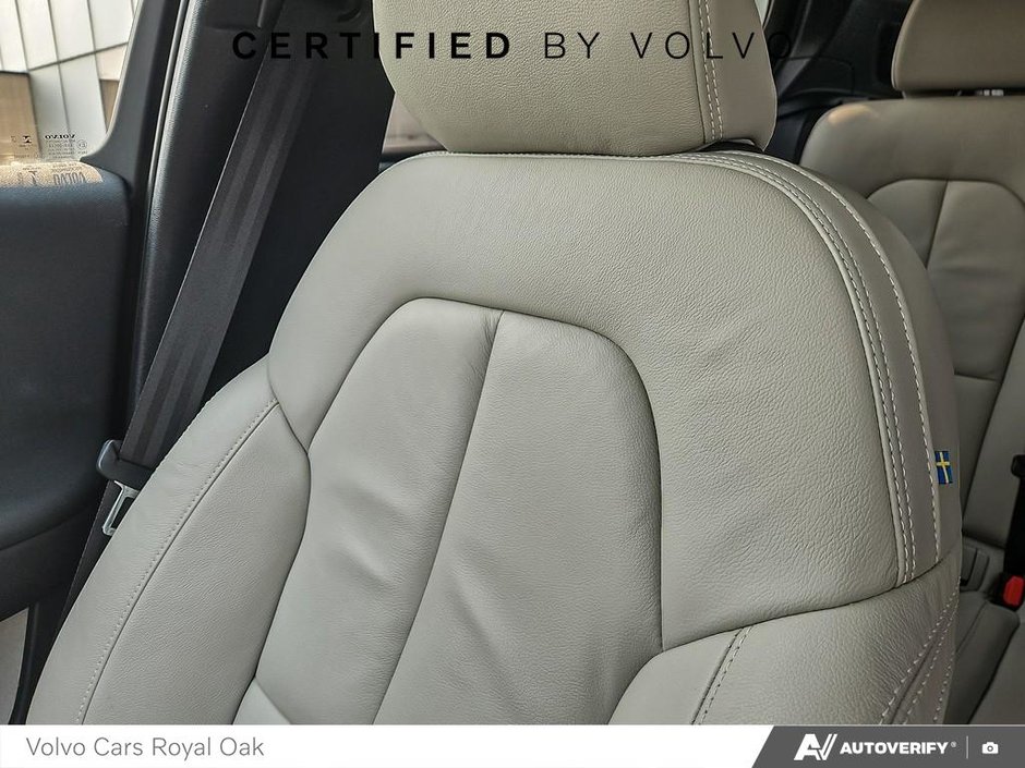2023 Volvo XC40 Ultimate Dark Theme-19