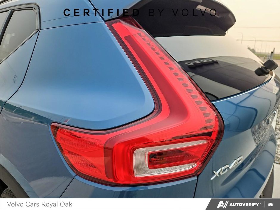 2023 Volvo XC40 Ultimate Dark Theme-10