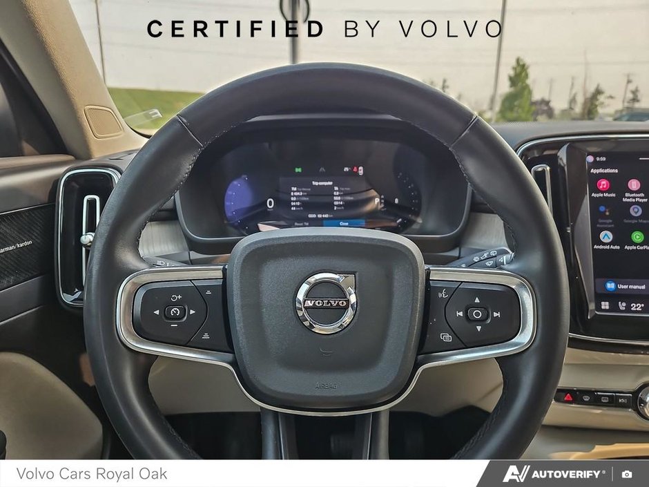 2023 Volvo XC40 Ultimate Dark Theme-13