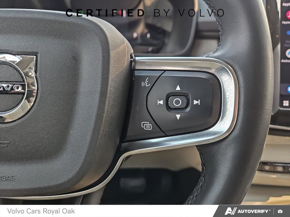 2023 Volvo XC40 Ultimate Dark Theme-15