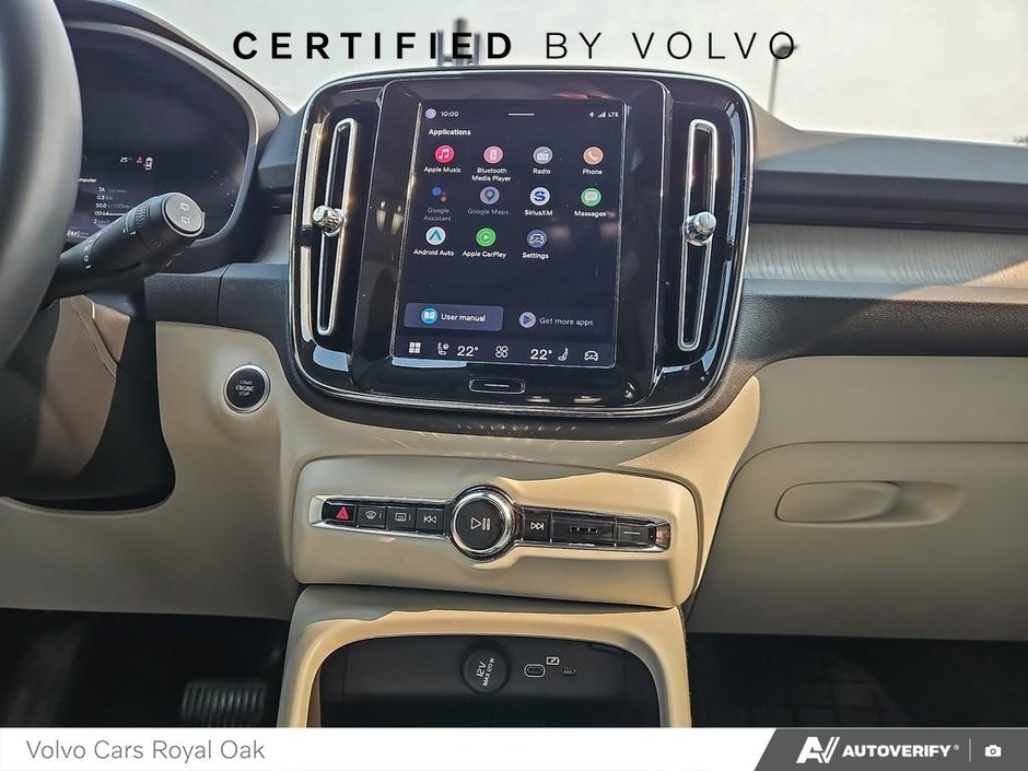 2023 Volvo XC40 Ultimate Dark Theme-18
