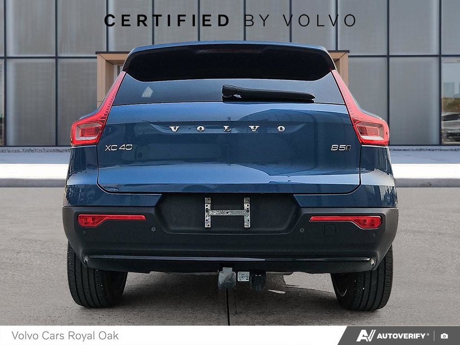 2023 Volvo XC40 Ultimate Dark Theme-4