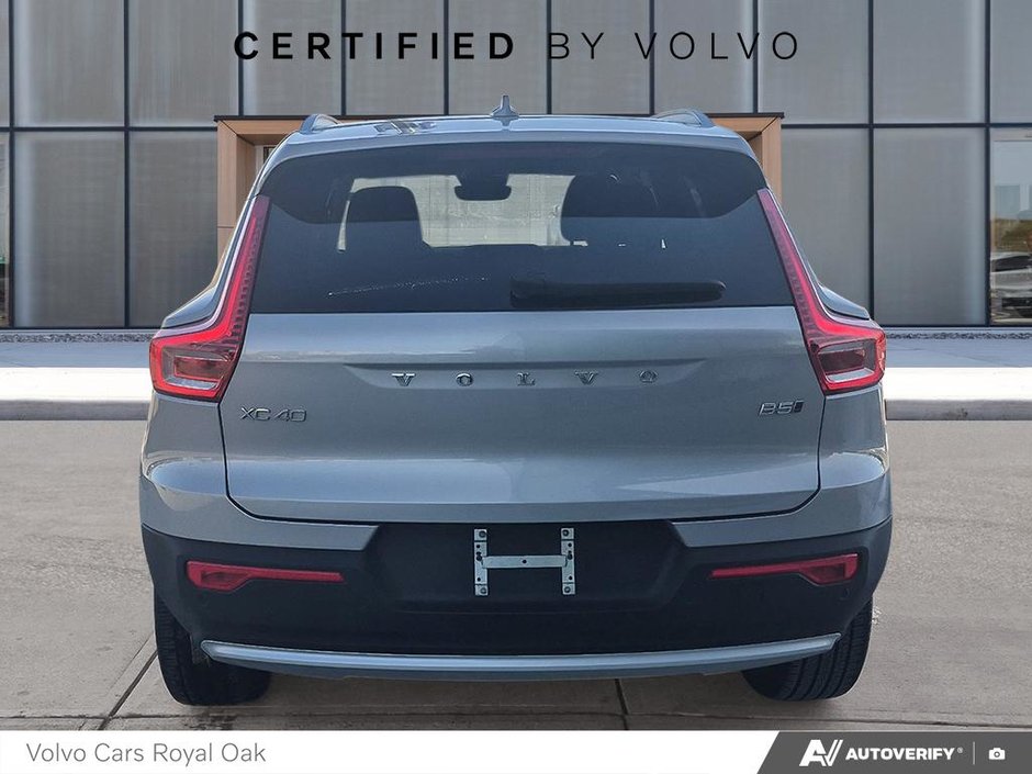 2024 Volvo XC40 Ultimate Bright Theme-4