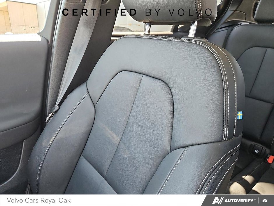 2024 Volvo XC40 Ultimate Dark Theme-19