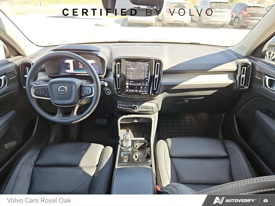 2024 Volvo XC40 Ultimate Dark Theme-23