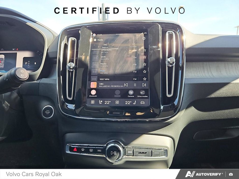 2024 Volvo XC40 Ultimate Dark Theme-18