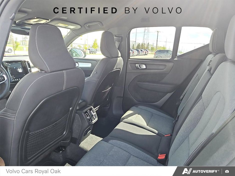 2024 Volvo XC40 Core Dark Theme-22