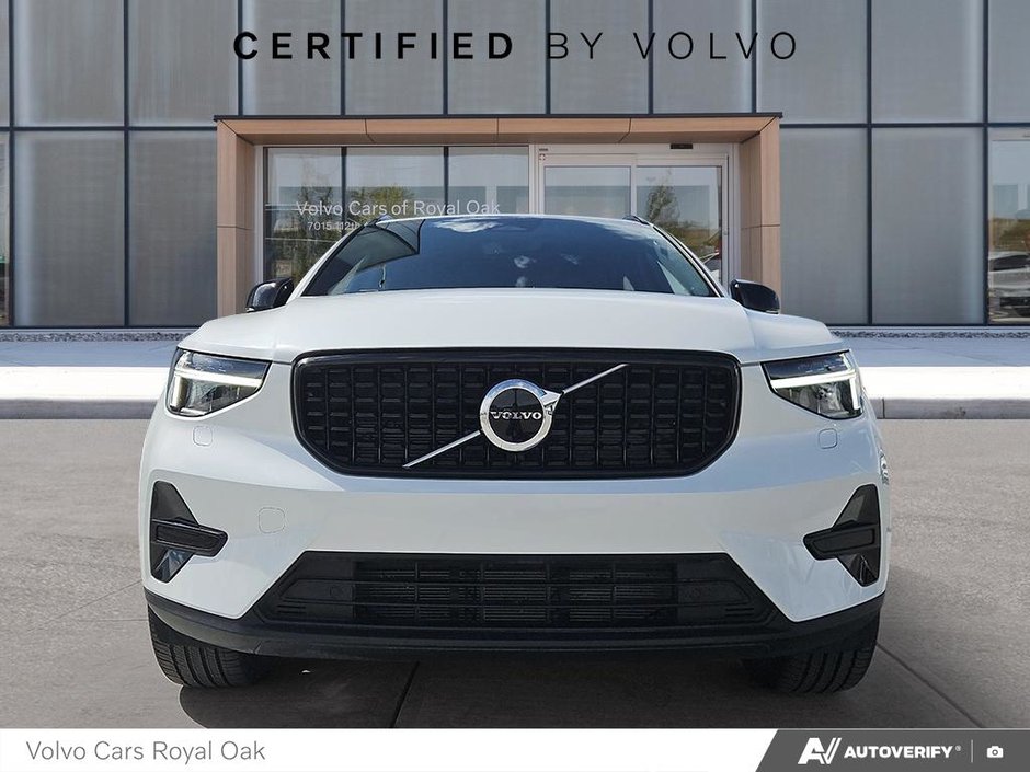2024 Volvo XC40 Core Dark Theme-1