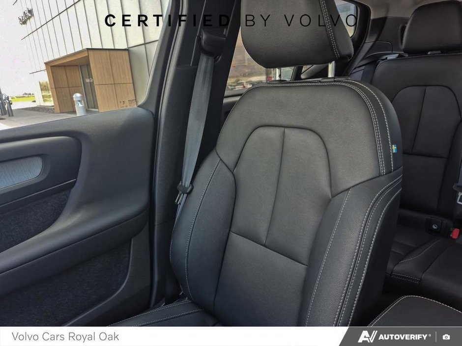 2024 Volvo XC40 Ultimate Dark Theme-19