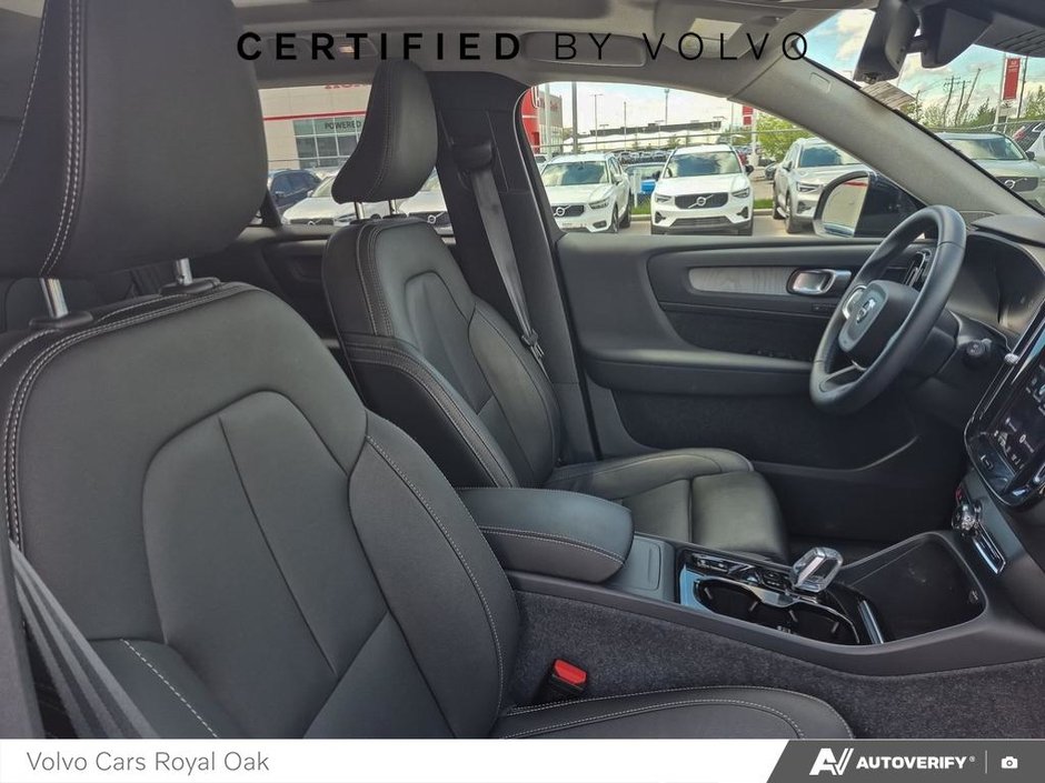 2024 Volvo XC40 Ultimate Dark Theme-21