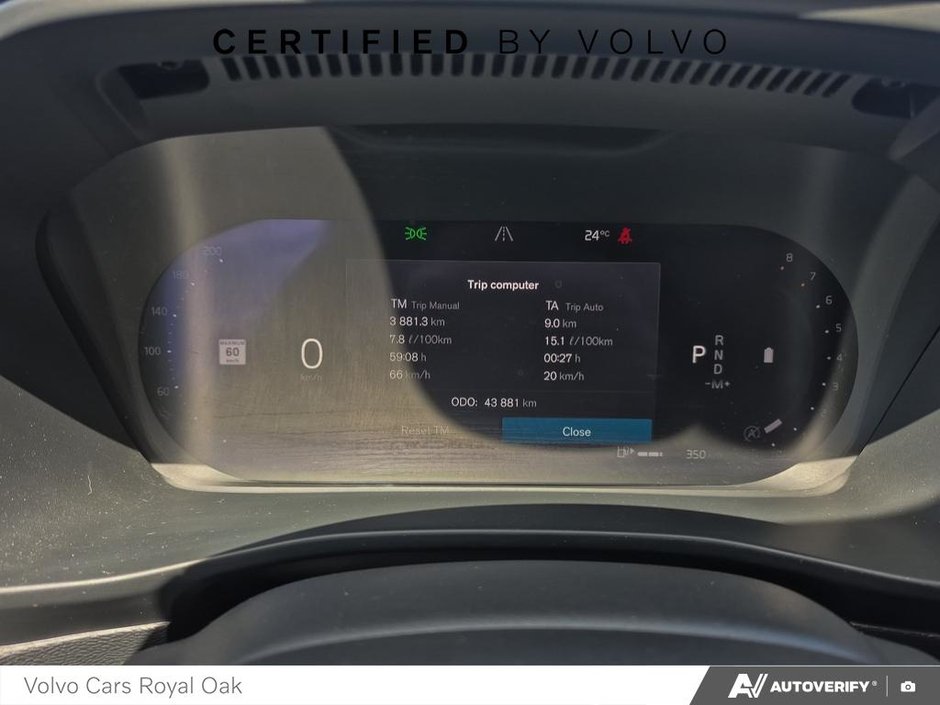 2024 Volvo XC40 Ultimate Dark Theme-14