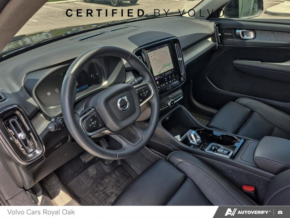 2024 Volvo XC40 Ultimate Dark Theme-12