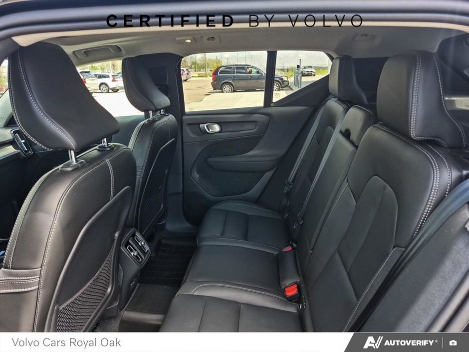 2024 Volvo XC40 Ultimate Dark Theme-22