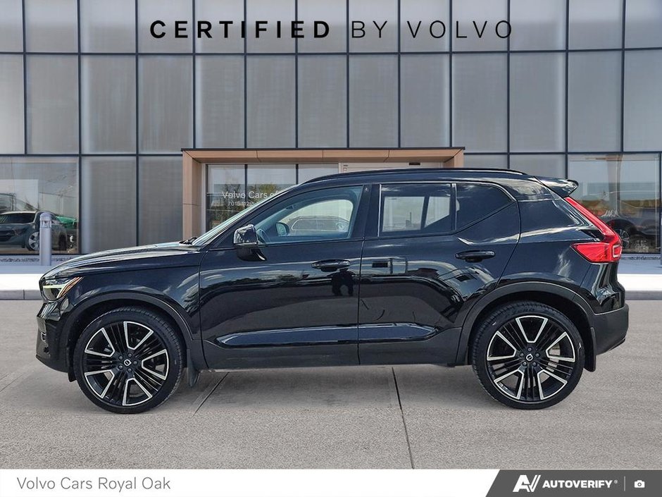 2024 Volvo XC40 Ultimate Dark Theme-2