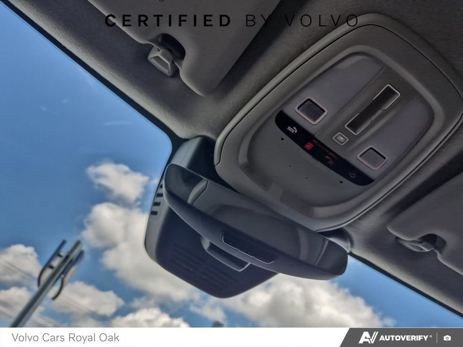 2024 Volvo XC40 Ultimate Dark Theme-20