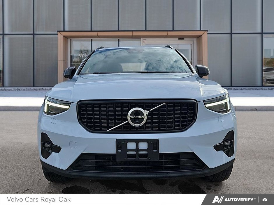 2025 Volvo XC40 Ultra Dark Theme-1