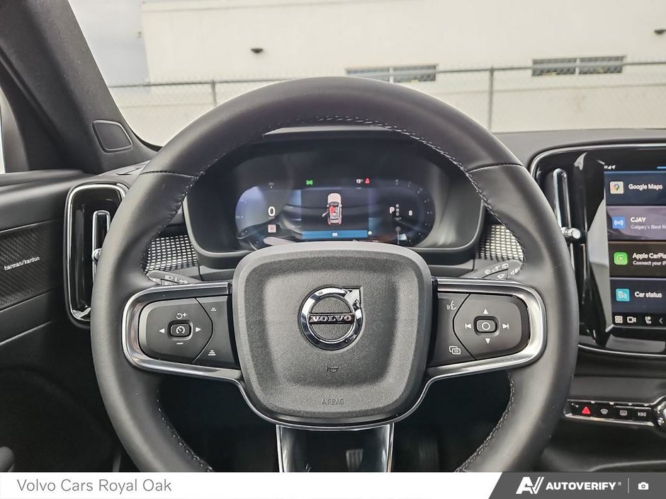 2025 Volvo XC40 Ultra Dark Theme-13