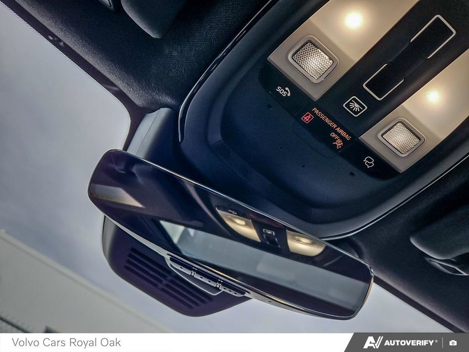 2025 Volvo XC40 Ultra Dark Theme-20