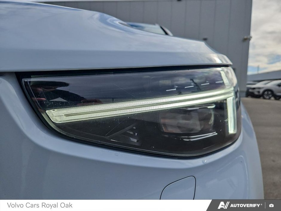 2025 Volvo XC40 Ultra Dark Theme-7