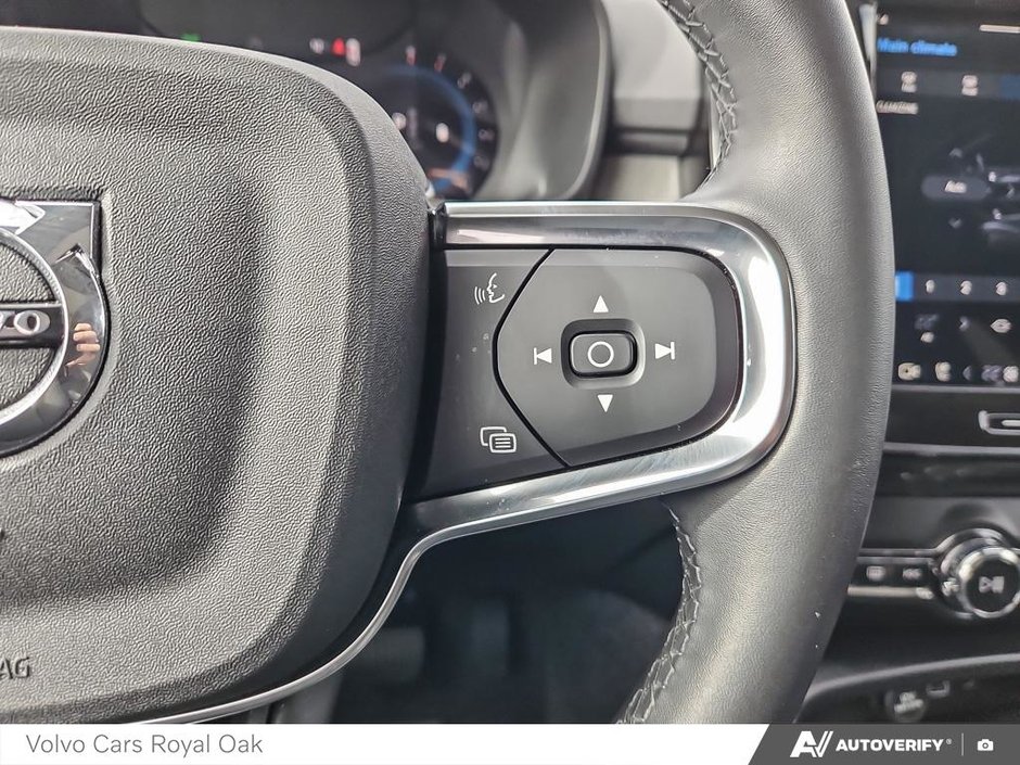 2025 Volvo XC40 Core Bright Theme-15