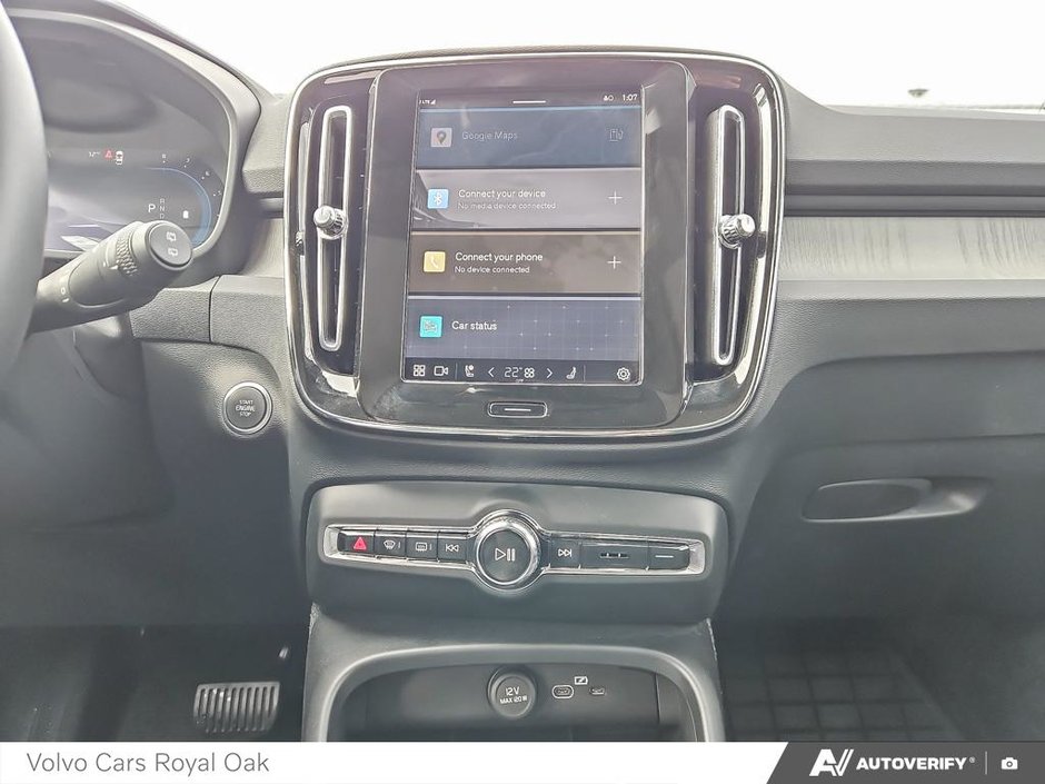 2025 Volvo XC40 Core Bright Theme-18