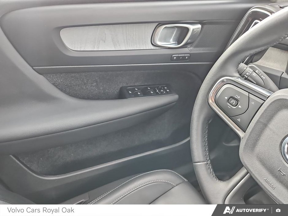 2025 Volvo XC40 Core Bright Theme-16