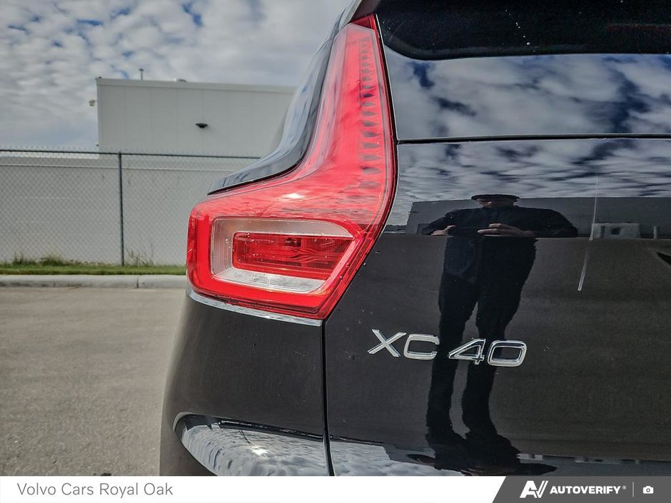 2025 Volvo XC40 Core Bright Theme-10