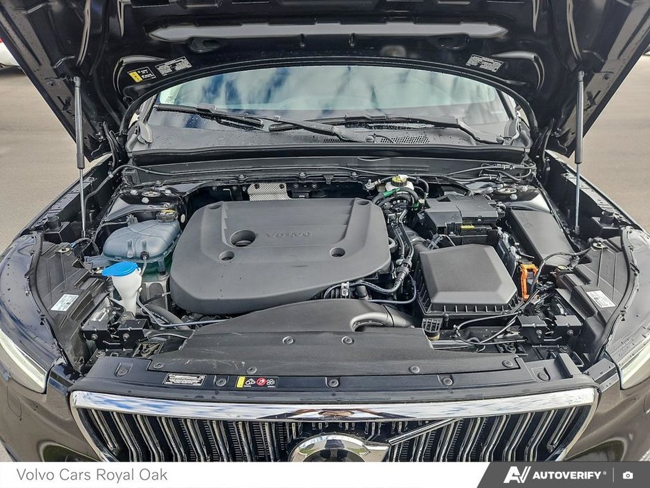 2025 Volvo XC40 Core Bright Theme-9