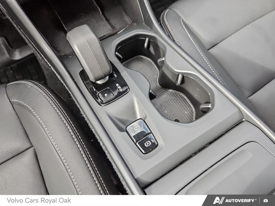 2025 Volvo XC40 Core Bright Theme-17