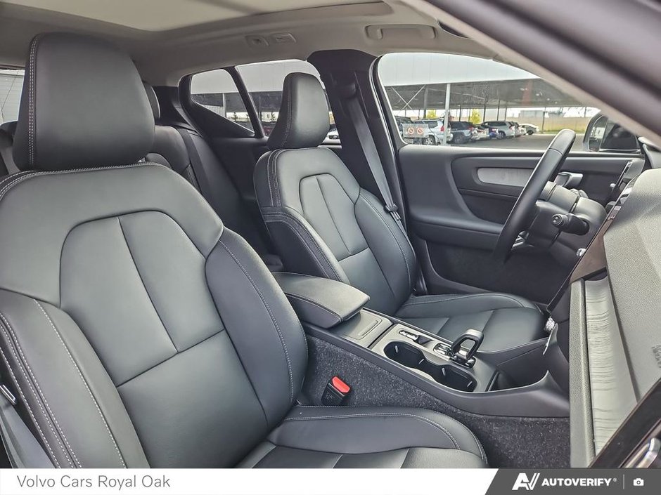 2025 Volvo XC40 Core Bright Theme-21