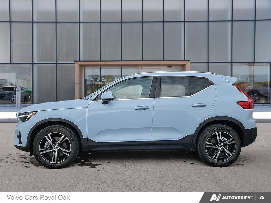 2025 Volvo XC40 Core Bright Theme-2