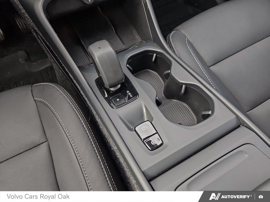 2025 Volvo XC40 Core Bright Theme-17