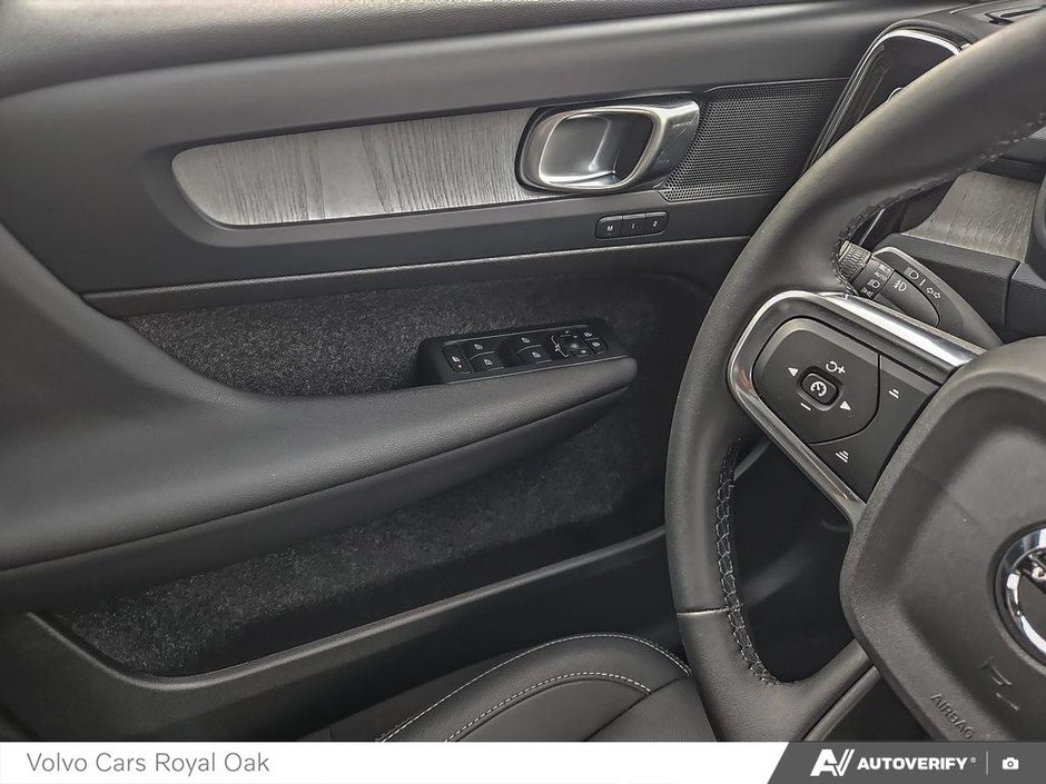 2025 Volvo XC40 Core Bright Theme-16