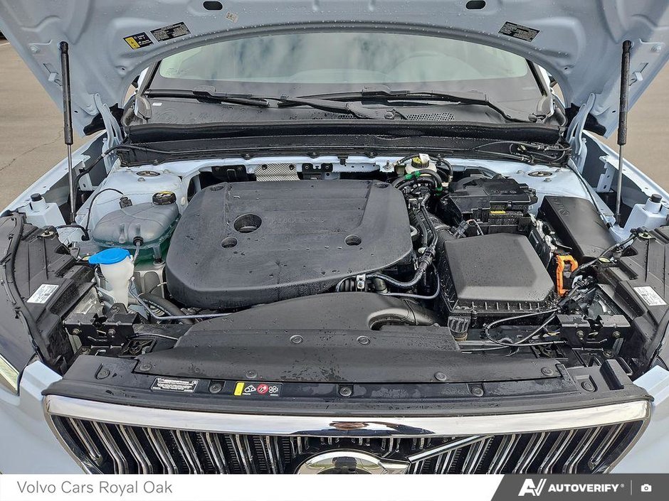 2025 Volvo XC40 Core Bright Theme-9