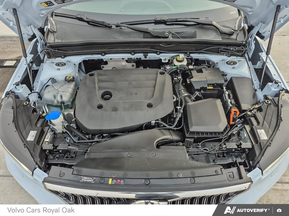 2025 Volvo XC40 Core Bright Theme-9