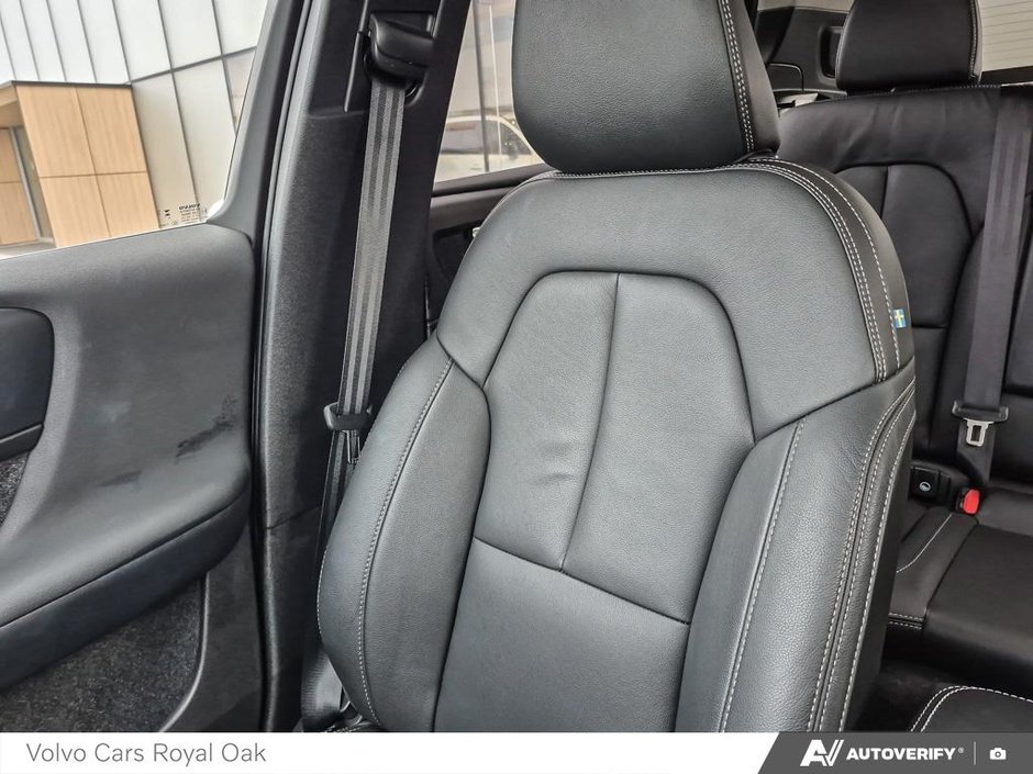 2025 Volvo XC40 Core Bright Theme-19