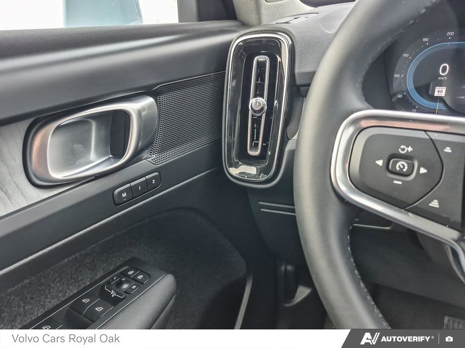 2025 Volvo XC40 Core Bright Theme-16