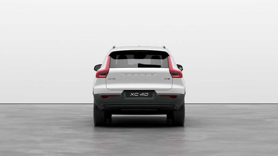 2025 Volvo XC40 Ultra Dark-3