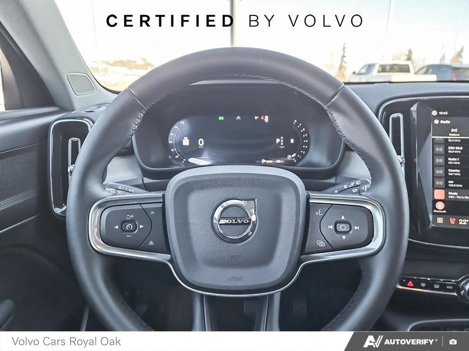 2025 Volvo XC40 Plus Dark Theme-13