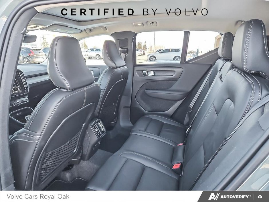 2025 Volvo XC40 Plus Dark Theme-22