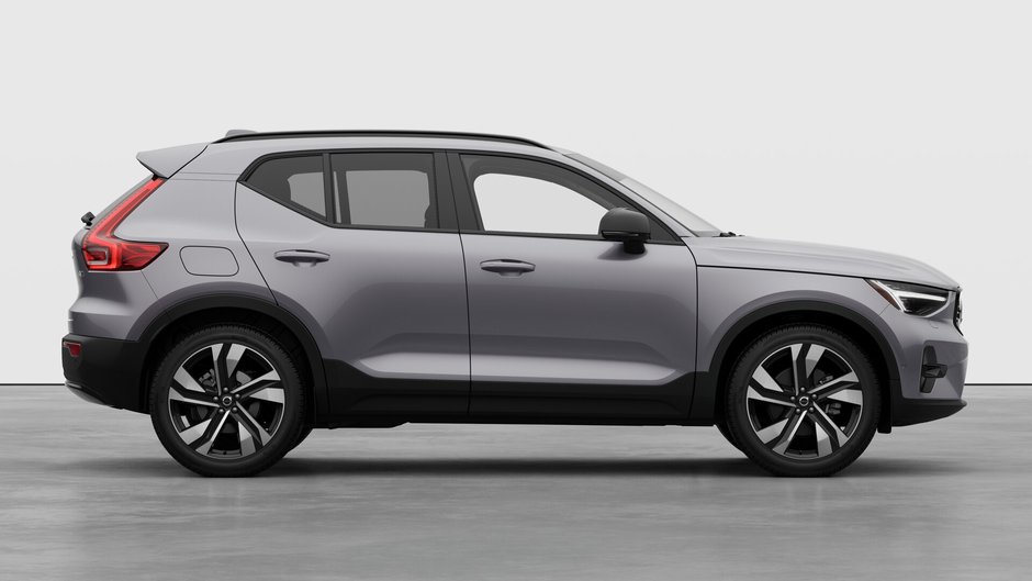 2026 Volvo XC40 Ultra (Dark Theme)-6