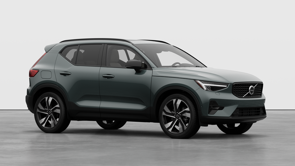 2026 Volvo XC40 Plus (Dark Theme)-2