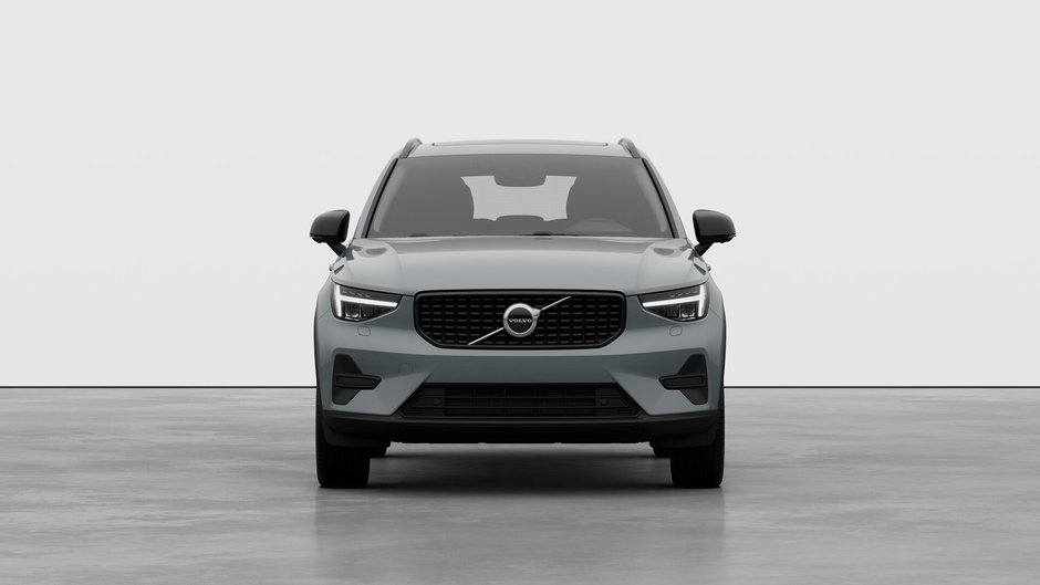 2026 Volvo XC40 Core (Dark Theme)-4