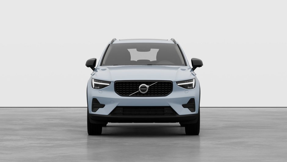 2026 Volvo XC40 Core (Dark Theme)-4
