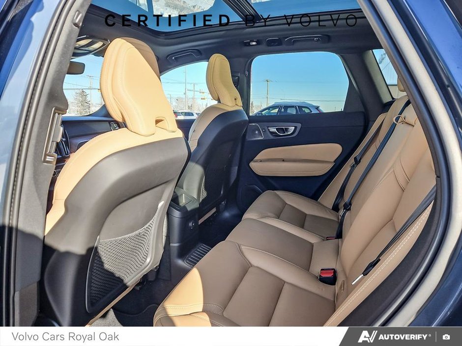 2025 Volvo XC60 Plug-In Hybrid Ultra Dark Theme-22