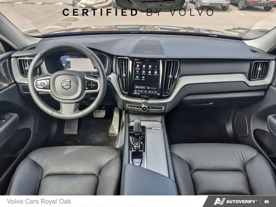 2025 Volvo XC60 Plug-In Hybrid Plus Dark Theme-23