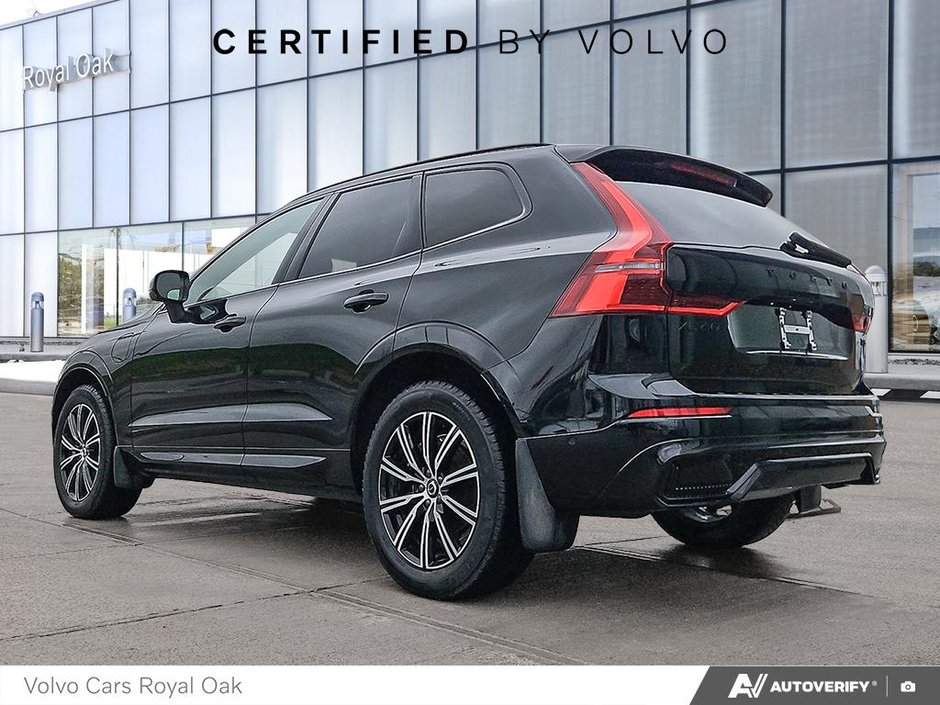 2026 Volvo XC60 Plug-In Hybrid Ultra Black Edition-3