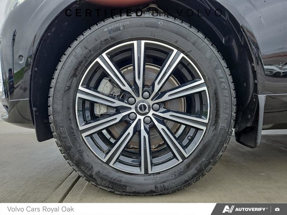2026 Volvo XC60 Plug-In Hybrid Ultra Black Edition-5