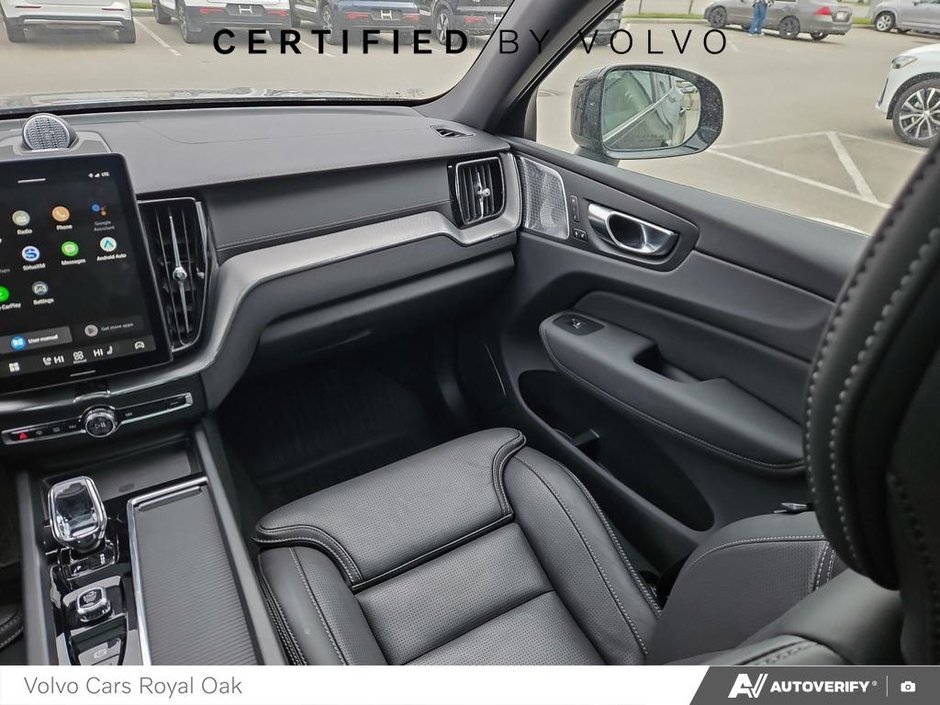 2026 Volvo XC60 Plug-In Hybrid Ultra Black Edition-24