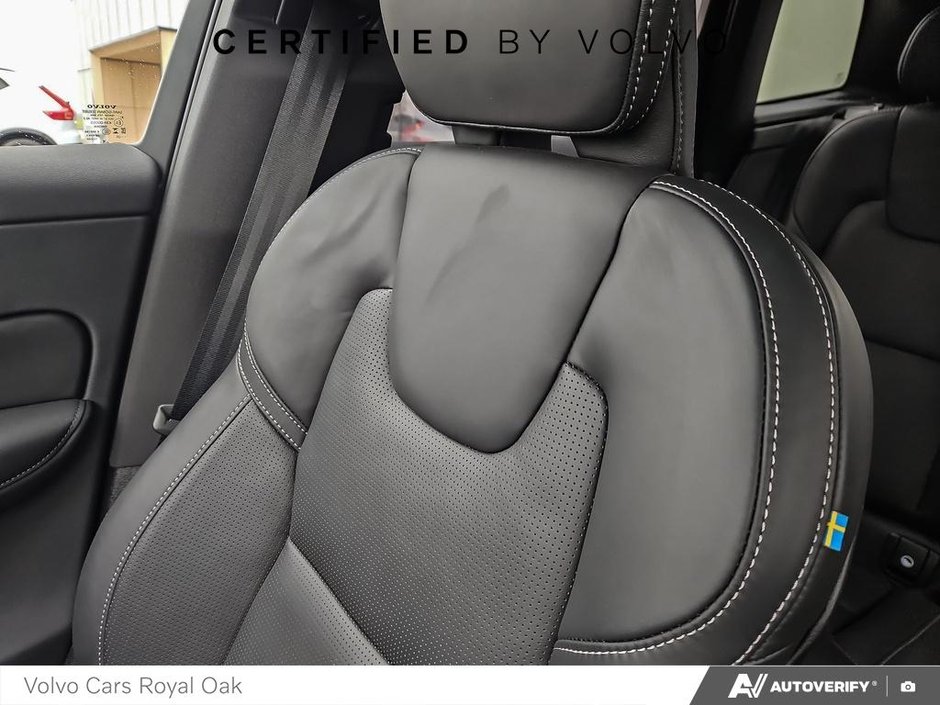 2026 Volvo XC60 Plug-In Hybrid Ultra Black Edition-19